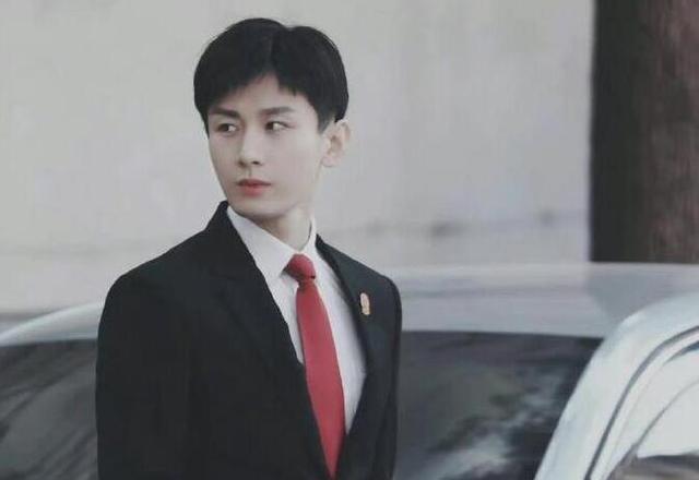 成毅|成毅又爆出一部新剧,32岁女主颜值实力俱佳,养眼阵容说啥都要追