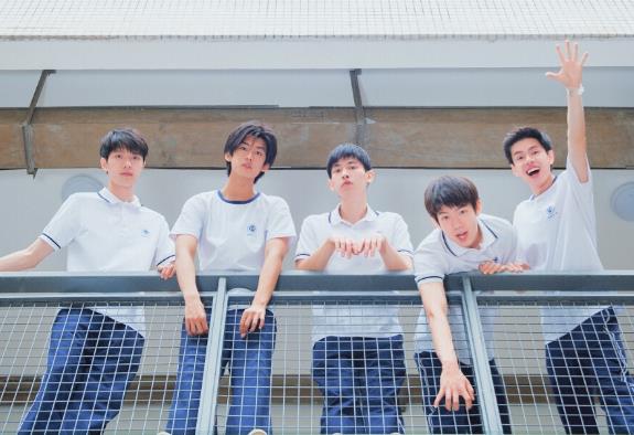 李汶翰|李汶翰新电影还未上映，网传其即将进组献礼剧，与男主无限贴合？