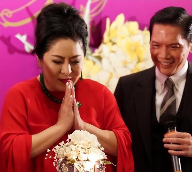 |吴雅婷:没资格有爱情:下垂的胸部,肚子上的赘肉,人家为啥选我