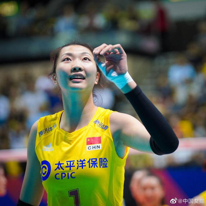 张常宁|丁霞落选！中国女排新任队长出炉，26岁名将获蔡斌重用，接棒朱婷