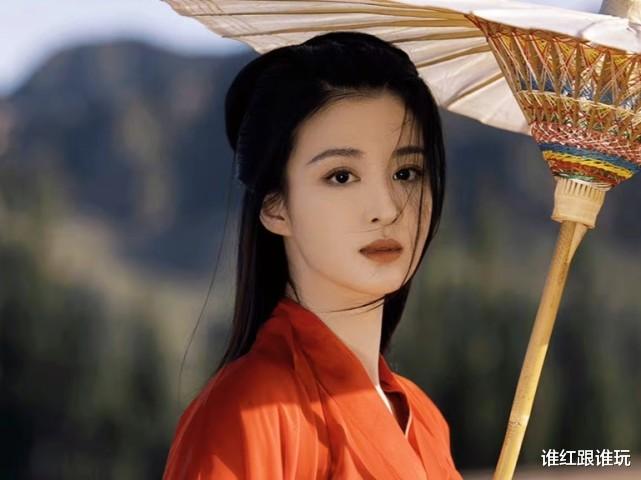 王楚然|《玉骨遥》王楚然生日剧照，仙气飘飘美上热搜，却被可惜不是女主