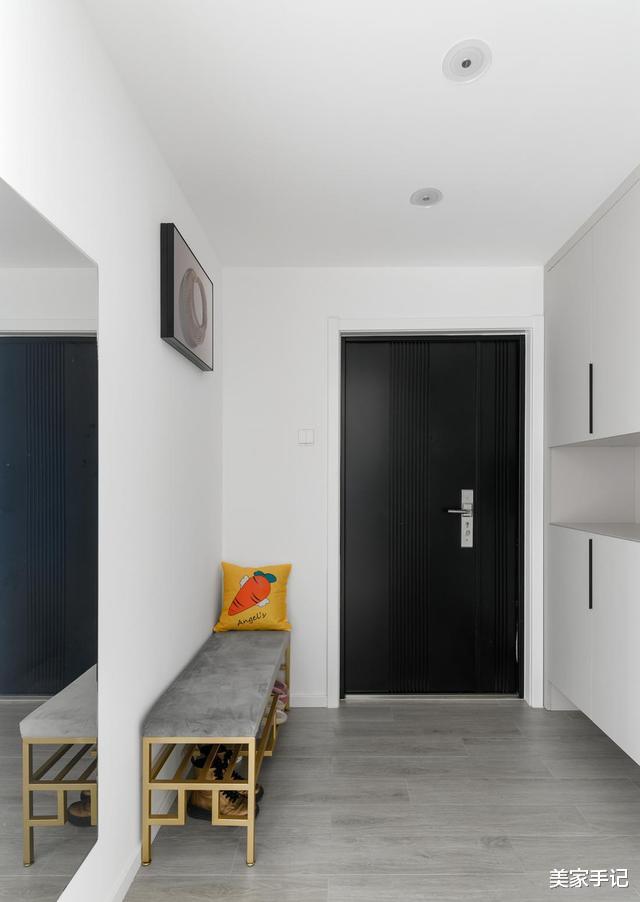 越来越多人不吊顶,不做背景墙,看看她家,明亮宽敞,以后照着装