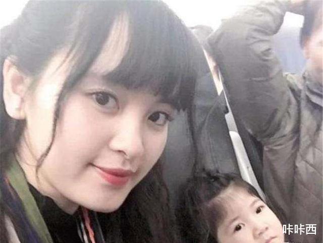 6年前,一名24岁女生收养“皮包骨”女婴遭到质疑,如今怎样了?