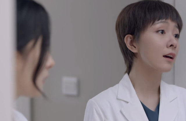 谢谢你医生|《谢谢你医生》中的女三,演技用力过猛和情绪流于表面,获得了不少吐槽声