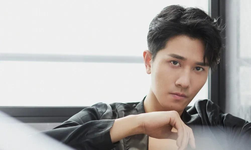 陆毅|一天3瓜!39岁女星婚内出轨,知名男星多次劈腿,本山弟子生娃!