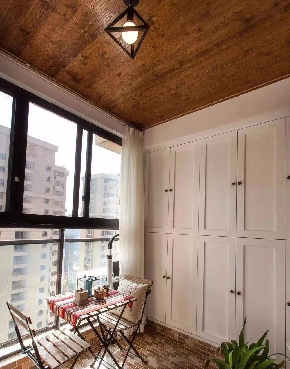 我的96平三室新房,装修花了10万,进门没玄关这么装才实用漂亮!