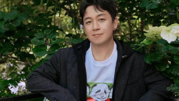 潘粤明|潘粤明当属头一例！被罚25.8万后人设没塌，反而被网友们给安慰了