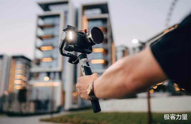 南威软件|想iPhone 13PM的录像更上一层？智云云鹤M2 S了解一下