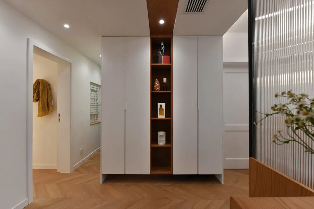 令人心动的85㎡混搭风设计,白、绿与木构造舒适空间!