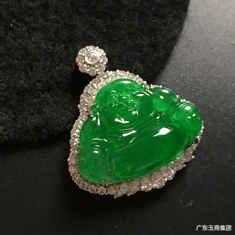 翡翠|玉赏 | 老气？带你欣赏翡翠的设计之美