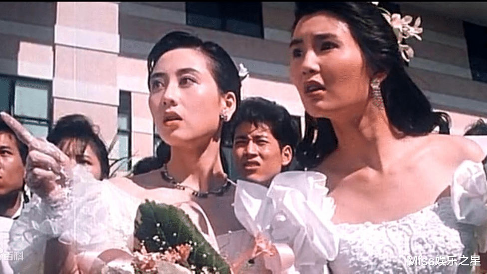 王媛可|40多名导演参演，成龙付出的心血之作，却被周星驰的救场片碾压