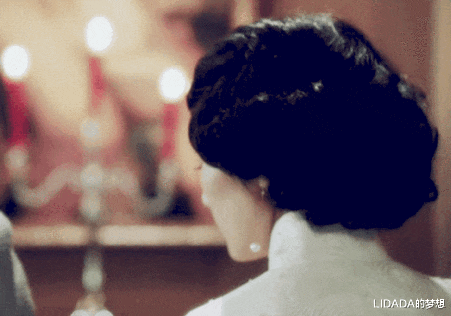 萧芳芳|《玫瑰之战》滤镜磨皮严重,四大玫瑰原本很惊艳,可惜全被毁了