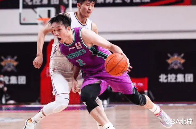 中甲|CBA三消息：山东强援伤势痊愈，李玮颢也有肘击，琼斯扬言不转会