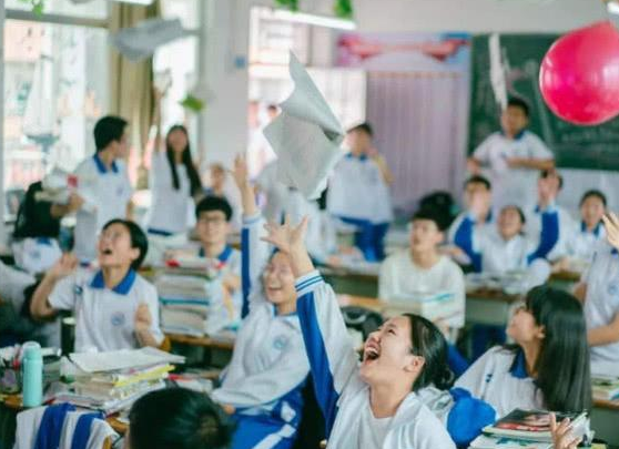 高校|学历越来越内卷,为何只“卷”到硕士,而“卷”不到博士?