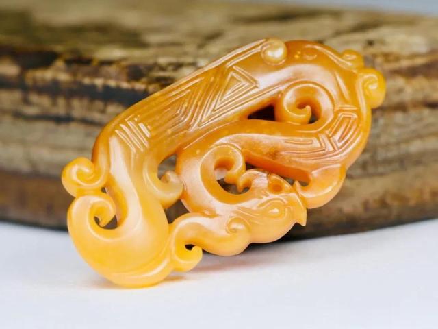 月亮|最耐盘的黄沁籽料“螭龙”,玩到什么程度才算“出活”?