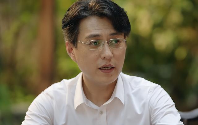 靳东|《底线》之所以火出圈,就是因为靳东强大的演技,还有成毅帅气的颜值