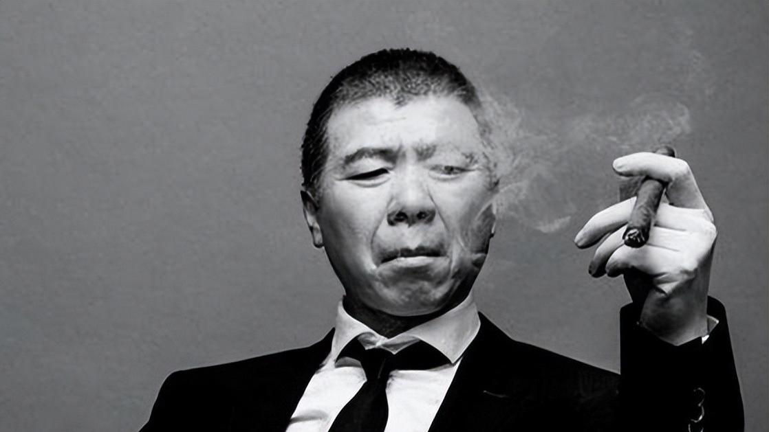 冯小刚|冯小刚定居美国？疑知名大V辟谣，公司年纳税额超5000万