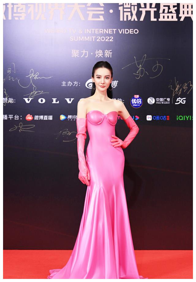 肖战|视后殷桃镇场,两85花领衔,顶流肖战压阵,年度最盛大红毯来袭