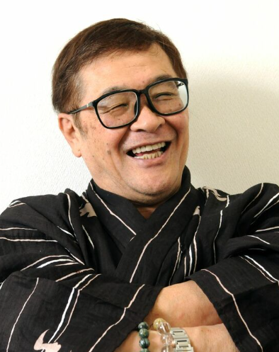 志村健|喜剧演员仲本工事车祸去世享年81岁,事发前正与小27岁妻子闹离婚