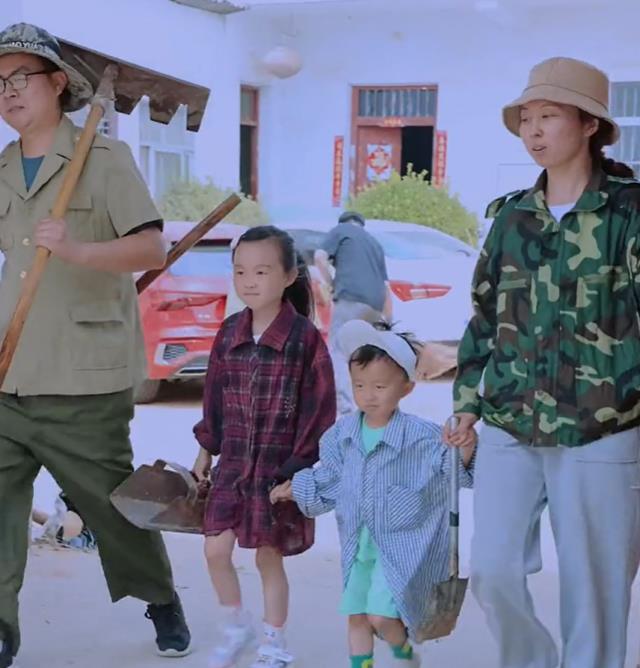 豪车|田静一家4口玩变装,画风突变太搞笑,座驾疑似是老杜送的30W豪车