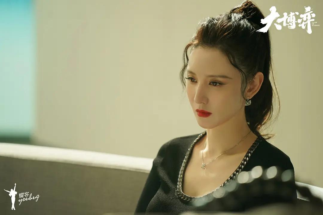 崔秀英|一露脸就把滤镜磨皮拉满，曾经的“玉女”张萌如今为何不自信了？