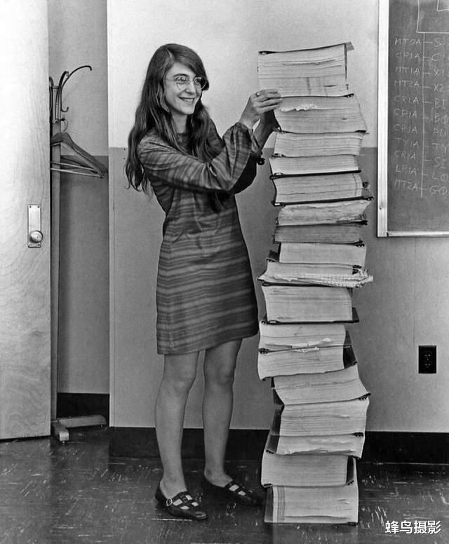 道恩·强森|25张活久未见的历史照片,巨石强森在产房,潜艇的横切面太震撼