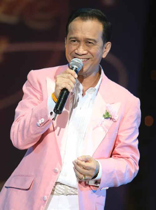 |泰国著名男星因肺癌去世，最后露面骨瘦如柴，遗体保存百天后下葬