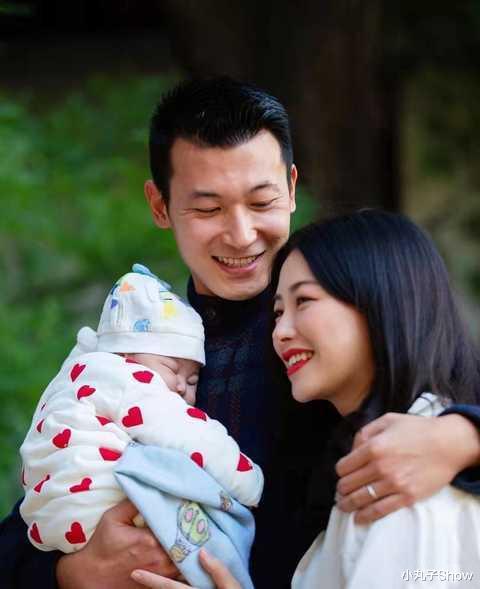 朱珠|越来越像爸爸!名媛朱珠老公频繁晒娃,女儿王珠宝出镜呆萌可爱