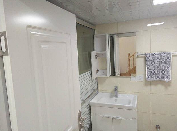 看到爸妈给弟弟准备的婚房,我鼻酸想哭,女儿还是比不上儿子!