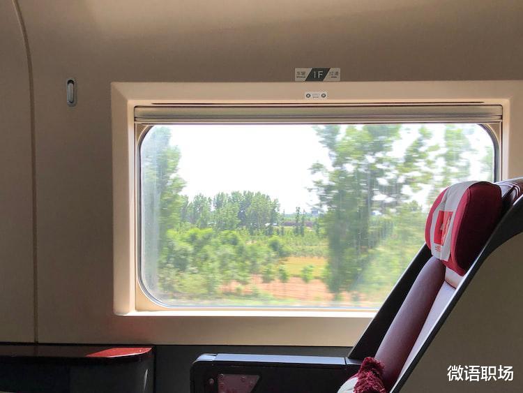 汪品先|95后职场人取消婚礼也要国庆加班：7天多拿1个月工资，不香吗？