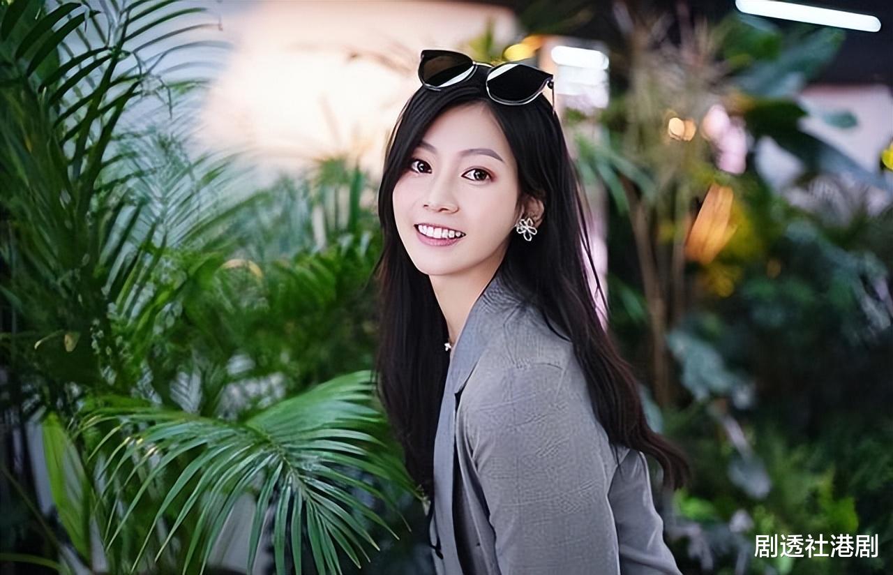 TVB|从未拍过拖!TVB力捧小花曝曾被同剧男星疯狂追求,惋惜当初没答应