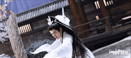 男团|这是什么男团成员？林一少年感银发造型，颜值吊打南韩男团门面！