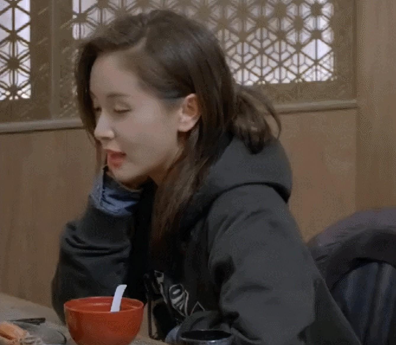 吴绮莉|“独自带娃”的10位女星，有的虐待孩子，有的生父成谜，一言难尽