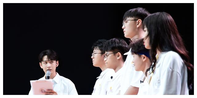 朱珠|何炅、汪涵作配，湖南卫视剑走偏锋，这档节目真“狠”