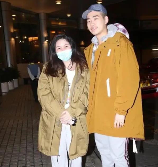 何超盈|赌王千金何超盈：携14亿下嫁东北小伙？其实不是下嫁，是高攀