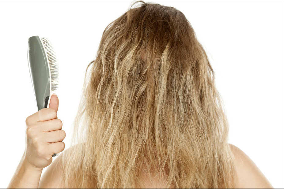 护理 头发烫焦了又不想剪，如何补救？用这种方法，可以改善焦发状态