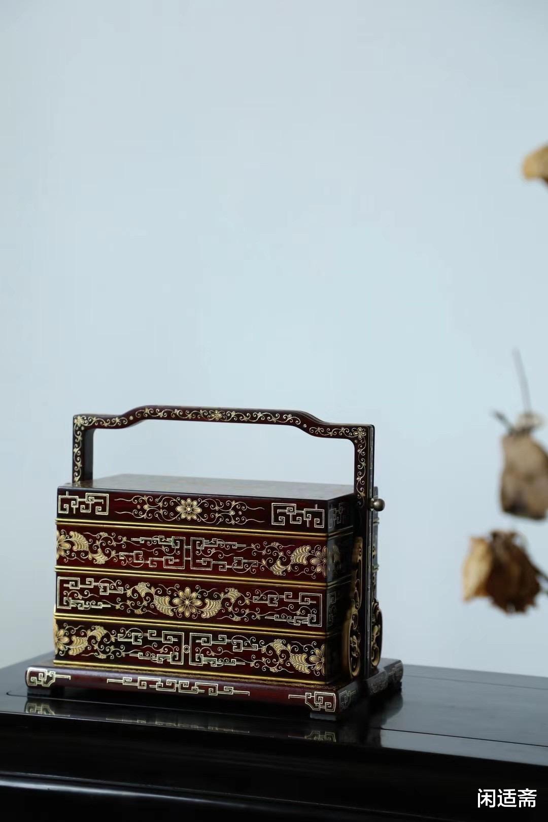 |隽雅敦秀，万寿无疆，描金提梁盒