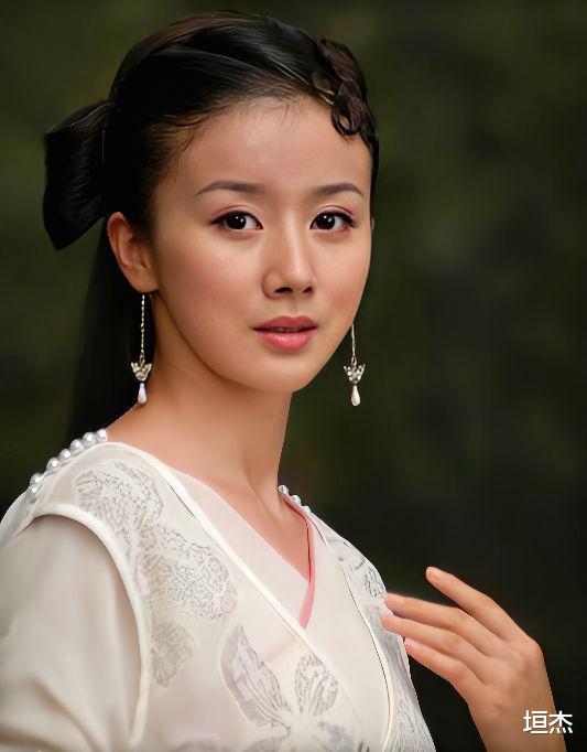 何洁|过气女明星窘况:街头卖唱、破产、卑微求工作,风光不再