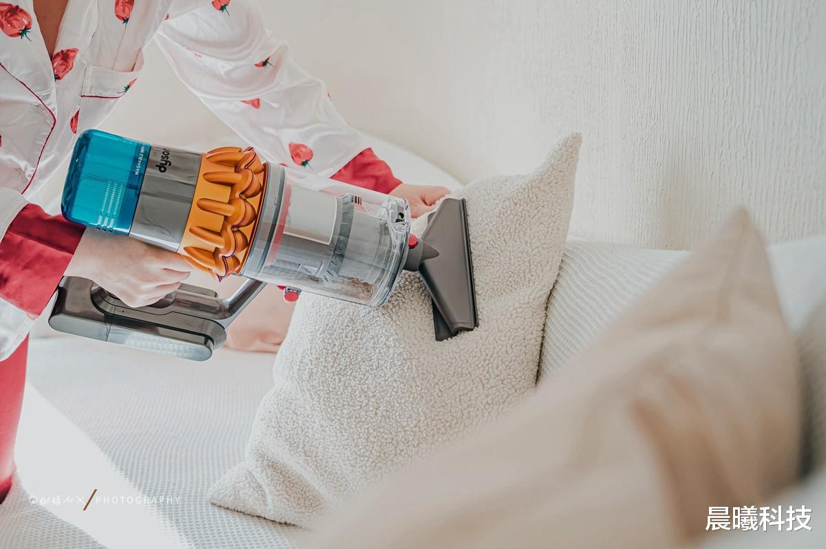 戴森|戴森V15吸尘器上手：“激光”雷达+液晶大屏，做家务就像打游戏