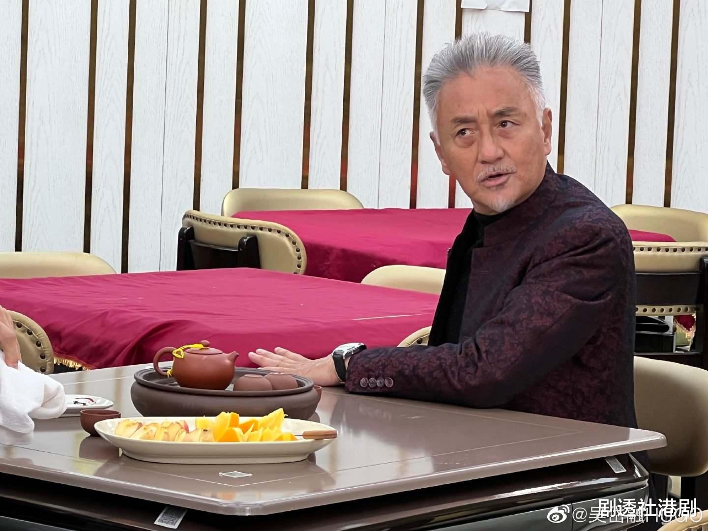 吴岱融|挑战最奸角色！TVB老戏骨新剧动作戏连场，用拖鞋打到对手耳鸣