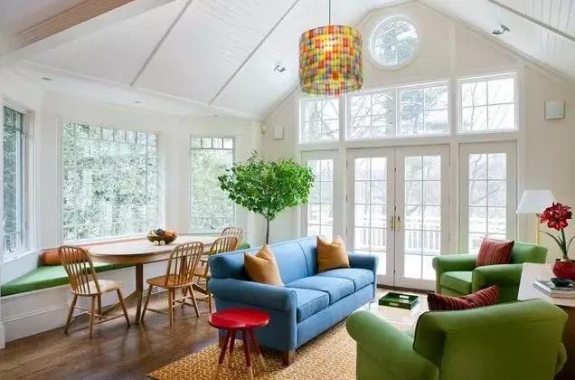 多功能飘窗还可以这样设计?瞬间多出一个小客厅,大家争着模仿