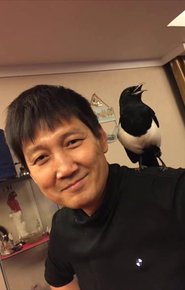 陈亚男|演员李崇霄年仅51岁离世,私人公众号内容曝光,多篇文章令人破防