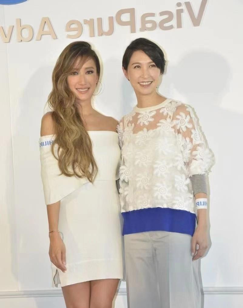 叶童|刘青云老婆与谢婷婷同框，优雅与性感的碰撞，郭蔼明气质完胜