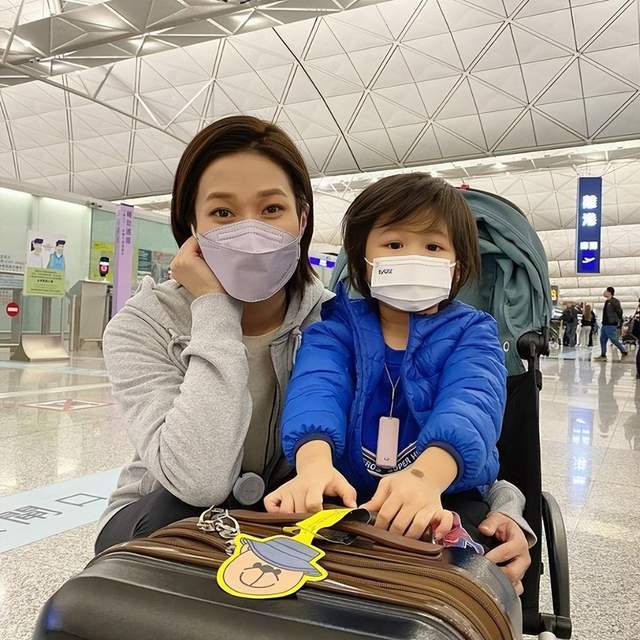 钟嘉欣|钟嘉欣被曝“双面人”？邻居以及幕后人员吐槽：她都是装出来的