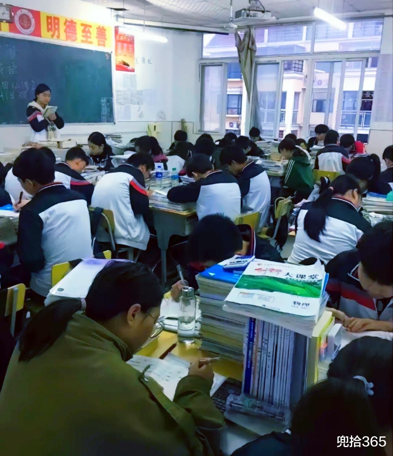 胡鑫宇失踪整整78天了,妈妈再爆猛料,为什么将矛头指向官方?