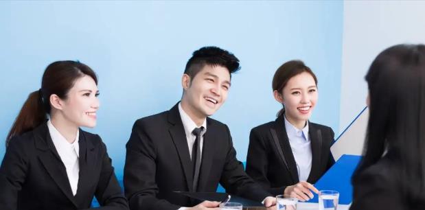 摩羯座|面试官问:同事欠你3000元,怎么要回来?小伙机智回答,被录用