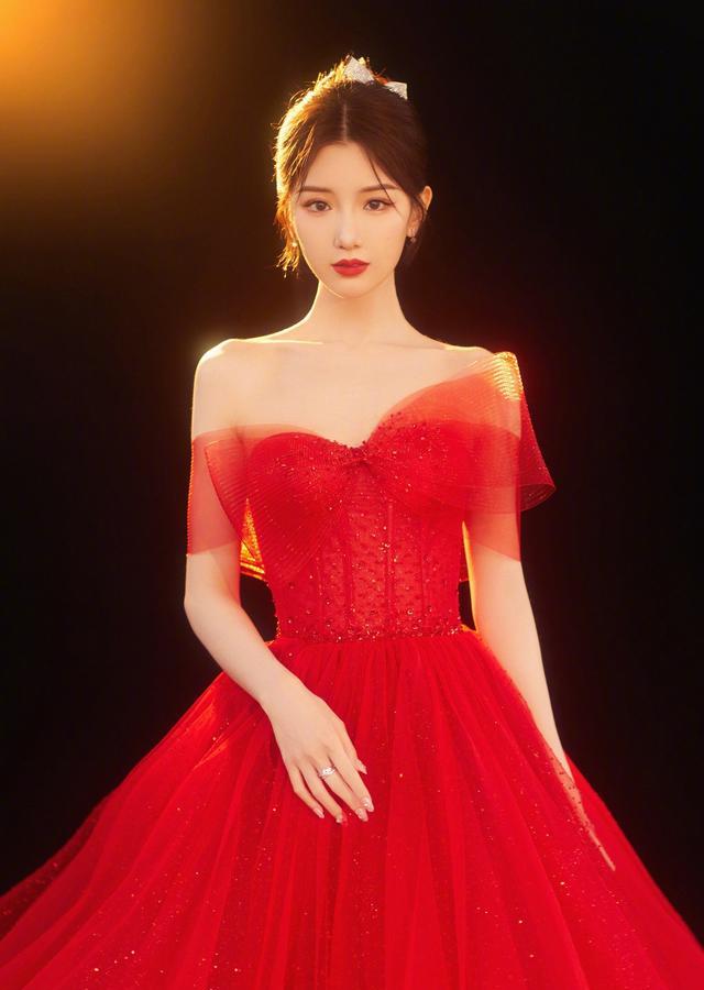 孟智超|毛晓彤迎34岁生日，《三十而已》集体失语，宋祖儿发文祝贺！