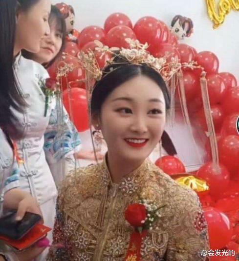 陈亚男|陈亚男事业巅峰甩掉朱小伟,现今二婚嫁给富二代,婚礼现场很低调