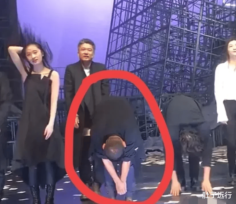 |8年后,文章终于低下了头