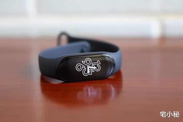 小米科技|小米手环7：全面“大”进化 让你的生活从此离不开它